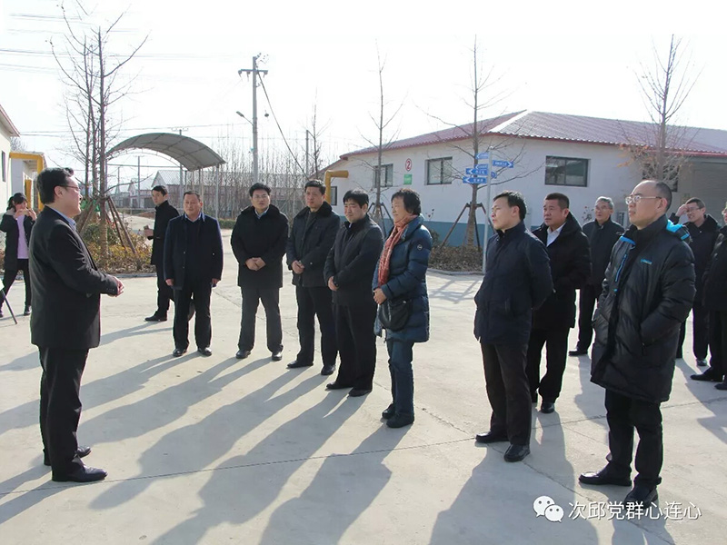 市政協(xié)原副主席、民建市委原主委?；萏m，市人大常委、民建市委副主委周中穩(wěn)一行到我公司調(diào)研蘆花雞養(yǎng)殖發(fā)展情況
