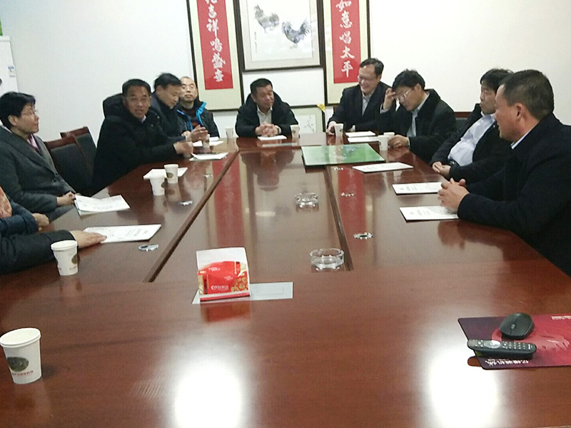 市政協(xié)原副主席、民建市委原主委?；萏m，市人大常委、民建市委副主委周中穩(wěn)一行到我公司調(diào)研蘆花雞養(yǎng)殖發(fā)展情況